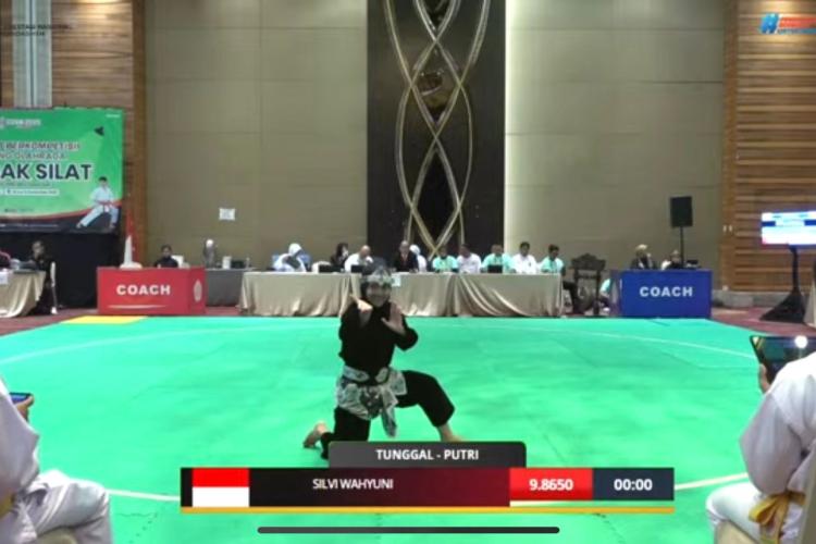 Silvi Wahyuni mewakili SUMBAR pada Cabor Silat Putri  O2SN 